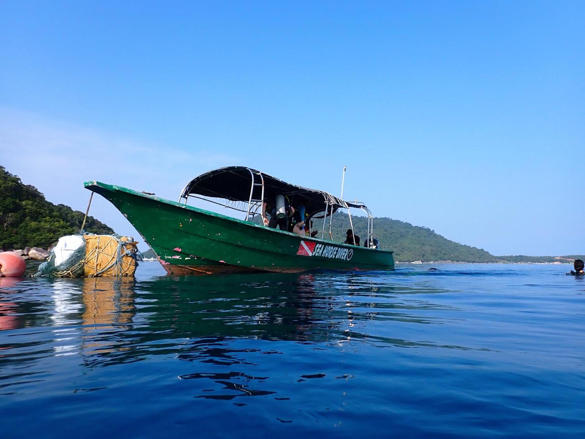 시호스 다이버 게스트하우스 Kampong Pasir Panjang  외부 사진